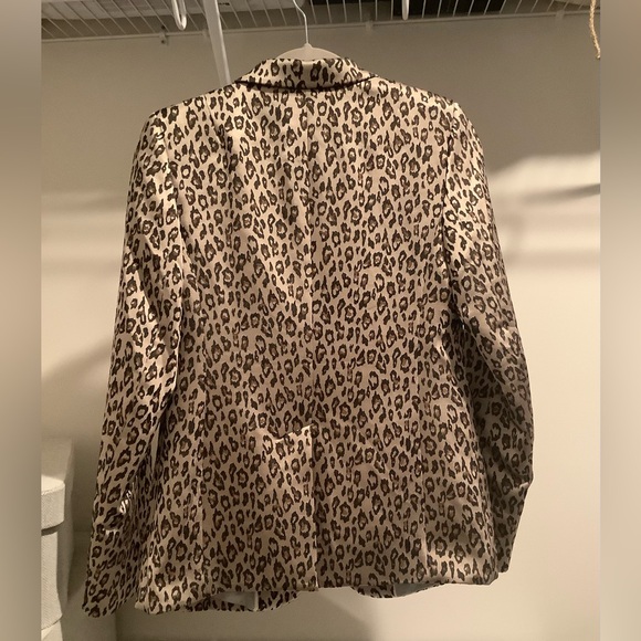 Banana Republic Long and Lean Leopard Blazer Size 2 - Picture 2 of 8